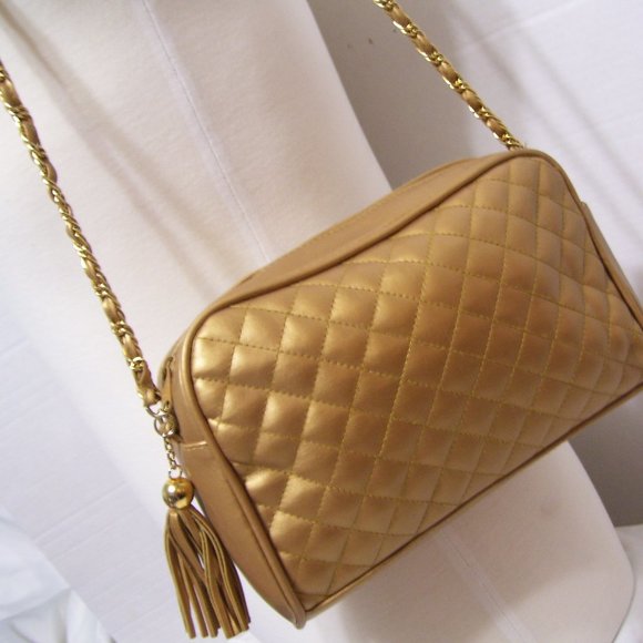 Fashion Handbag Quilted Dark Matte Gold  Chain Strap NWOT - Picture 2 of 2